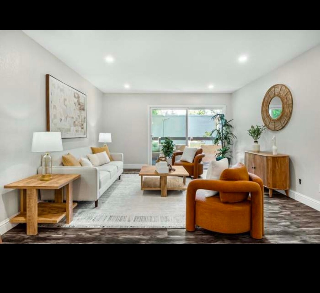 Building Photo - 310 Tradewinds Dr