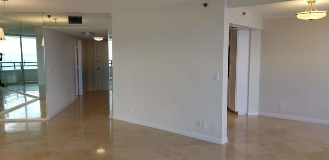 Building Photo - 3560 S Ocean Blvd