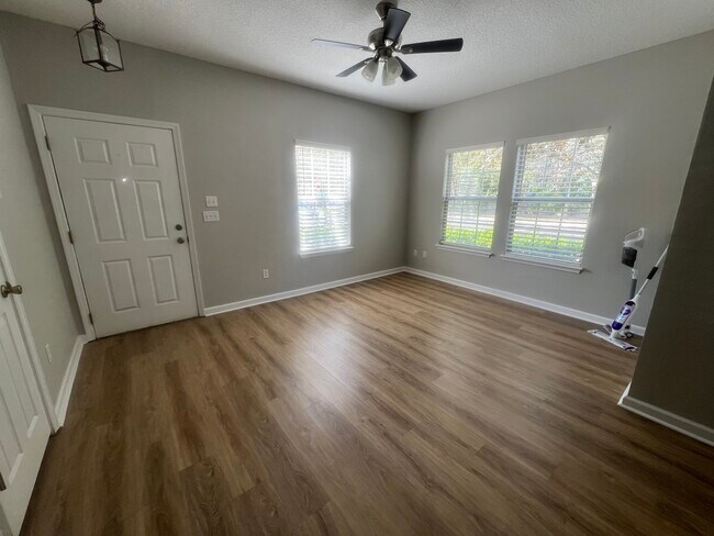 Building Photo - 2200 Marsh Hawk Ln
