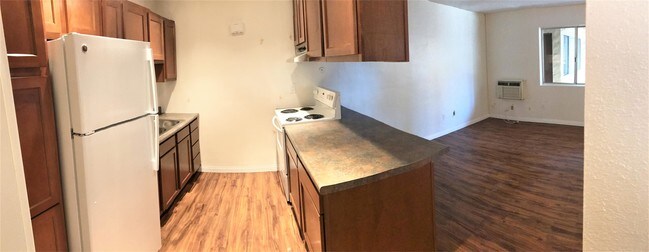 Building Photo - 1304 Roxanne Dr