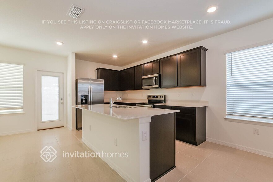 Building Photo - 5841 Sagebrush Aly