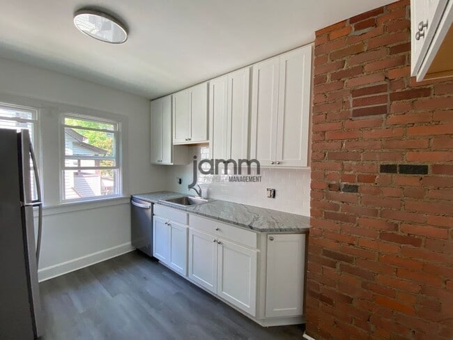 Building Photo - 3937 W 157th St