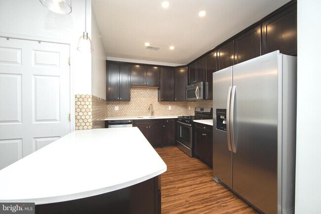 Building Photo - 244 Breeders Cup Dr