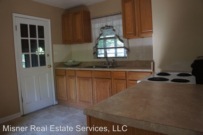 Building Photo - 3 br, 1 bath House - 413 NE 44th Street