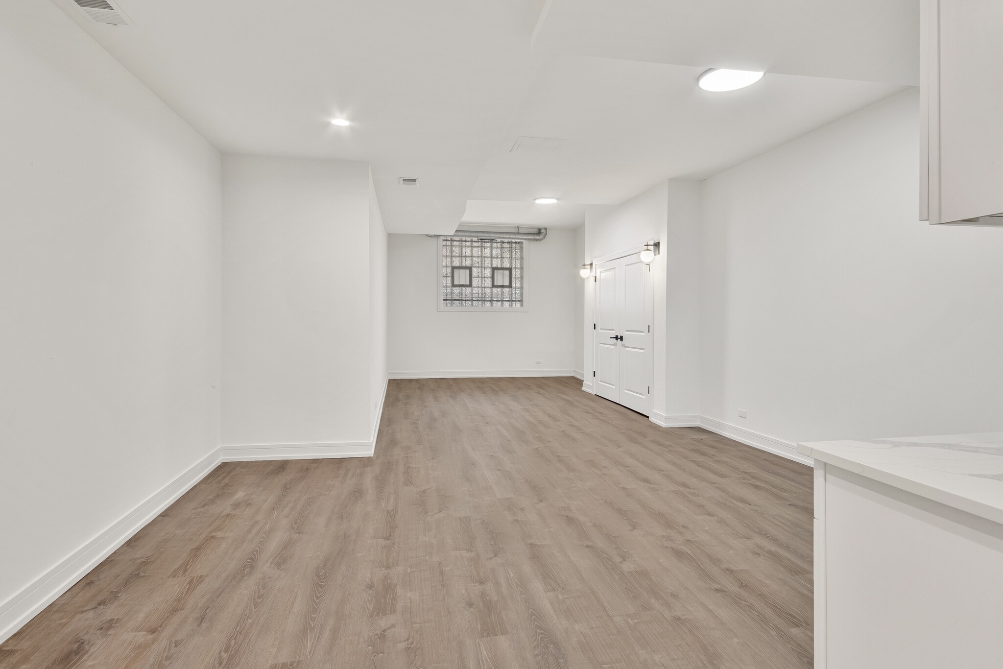 Building Photo - 3058 W Cortland St