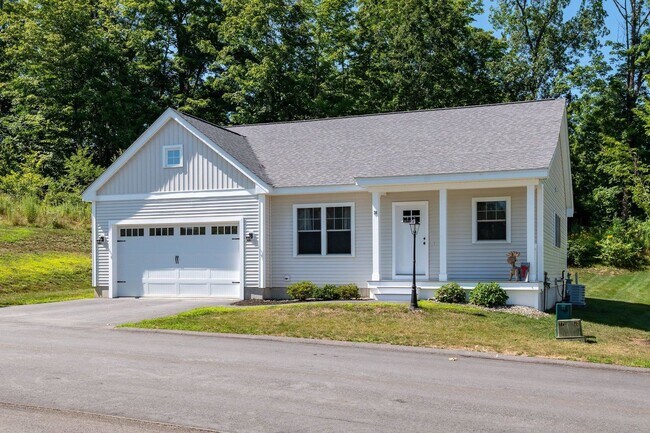 Building Photo - 30 Copley Dr