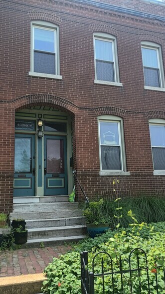 Front of building - 4386 Chouteau Ave