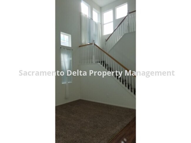 Building Photo - 433 Coventry Ct