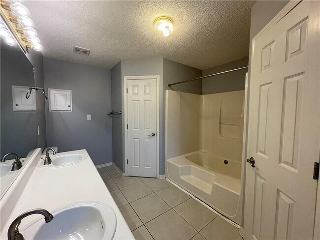 Building Photo - 8669 W Anvil Ct