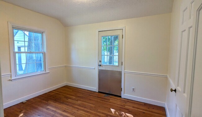 Building Photo - 1383 Montague Ave