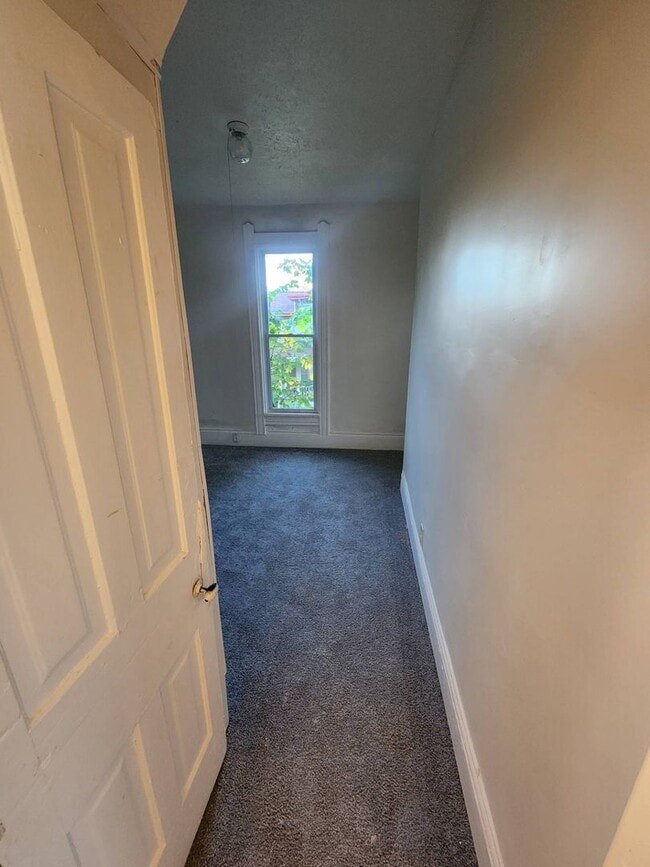 Building Photo - 2186 E 89th St