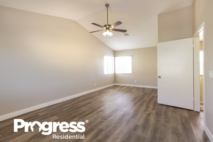 Building Photo - 800 Rock Springs Dr