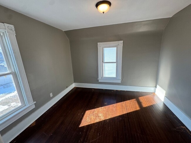 Building Photo - House available for rent