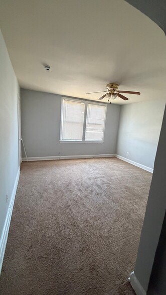 Building Photo - 2820 Pomeroy Rd SE