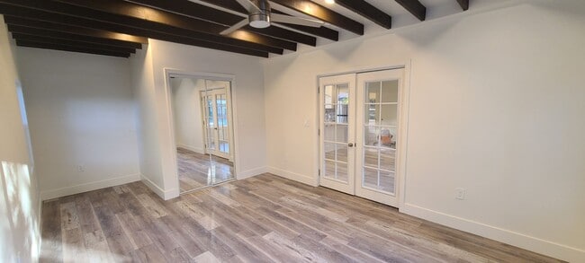 Building Photo - 1402 Clara Ln