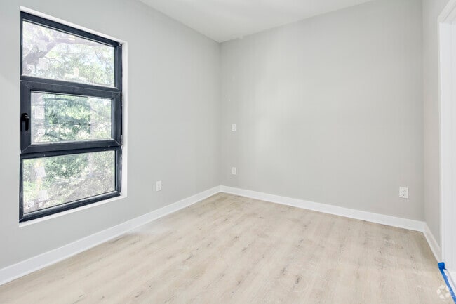 2BR, 2BA - 850SF - Bedroom - 317 Kennedy St NW