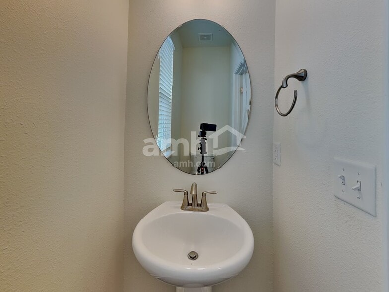 Building Photo - 10323 Marsh Edge Ct