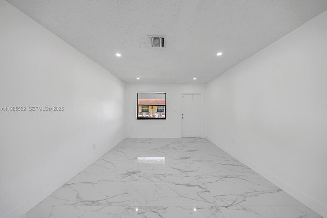 Building Photo - 6172 SW 44th St