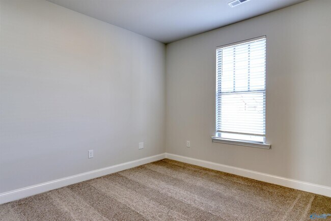 Building Photo - 188 Clift Crk Dr