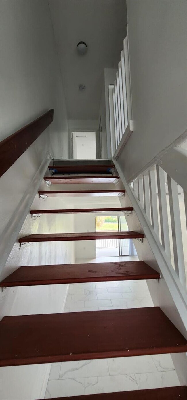 Building Photo - 5200 NW 31st Ave