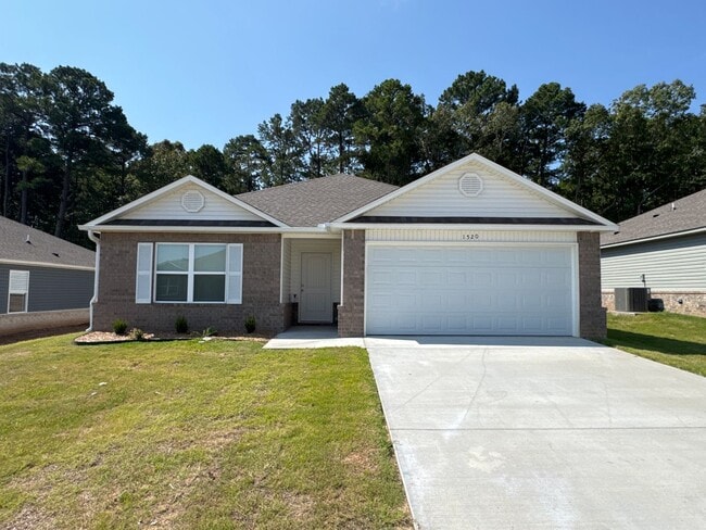 Building Photo - Now Pre-Leasing — Comfortable 3 Bedroom Living in Benton