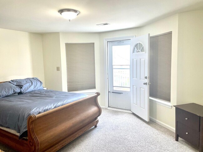 Building Photo - 12 S Washington Ave