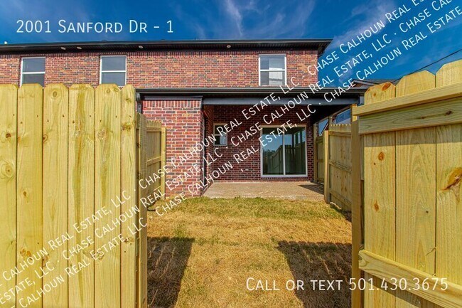 Building Photo - 2001 Sanford Dr