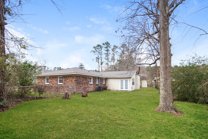 Building Photo - 3 Dogwood Cir