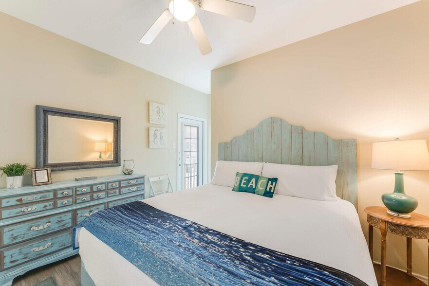 Building Photo - 15213 Beach Way Dr