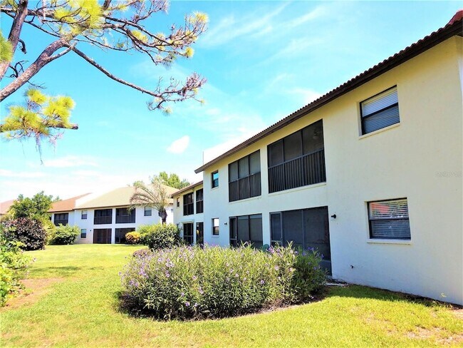Building Photo - 307 Pine Hollow Cir