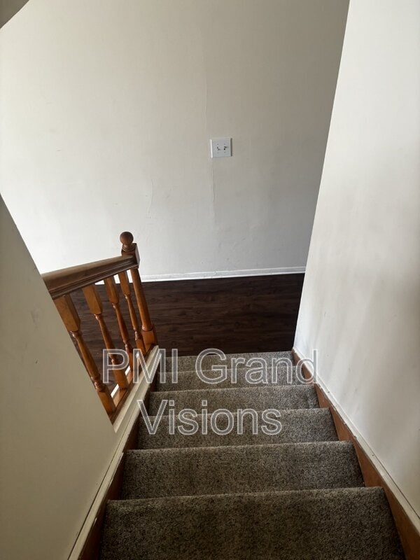 Building Photo - 1628 University Dr