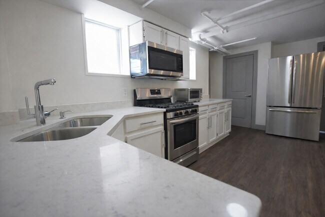 Interior Photo - 306 Bryant Ave