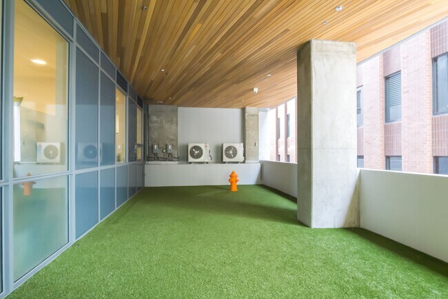 Building Photo - 2bd/1ba Seattle Condo