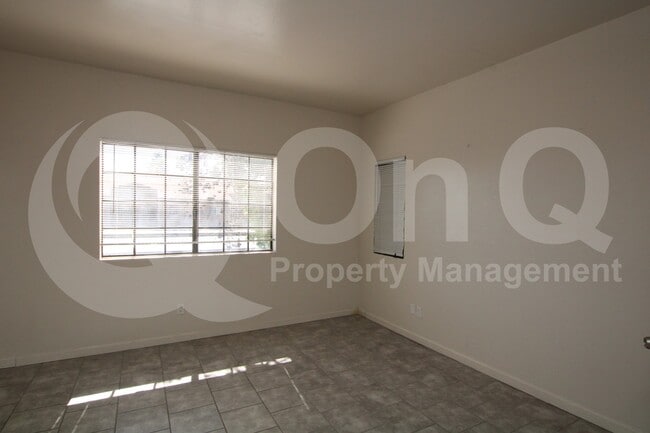 Building Photo - 930 N Mesa Dr