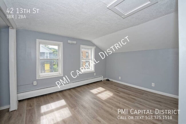Building Photo - 42 13th St