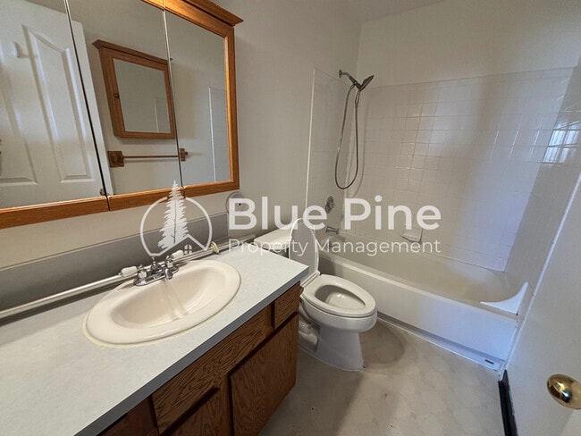 Building Photo - 2139 Meppen Dr