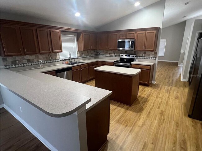 Building Photo - 1063 Bluegrass Dr