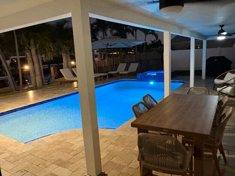 Building Photo - 4440 NE 26th Ave