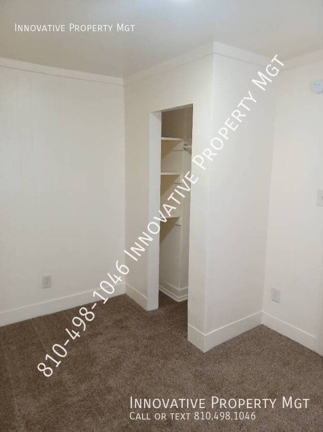 Building Photo - 1077 W Bergin Ave