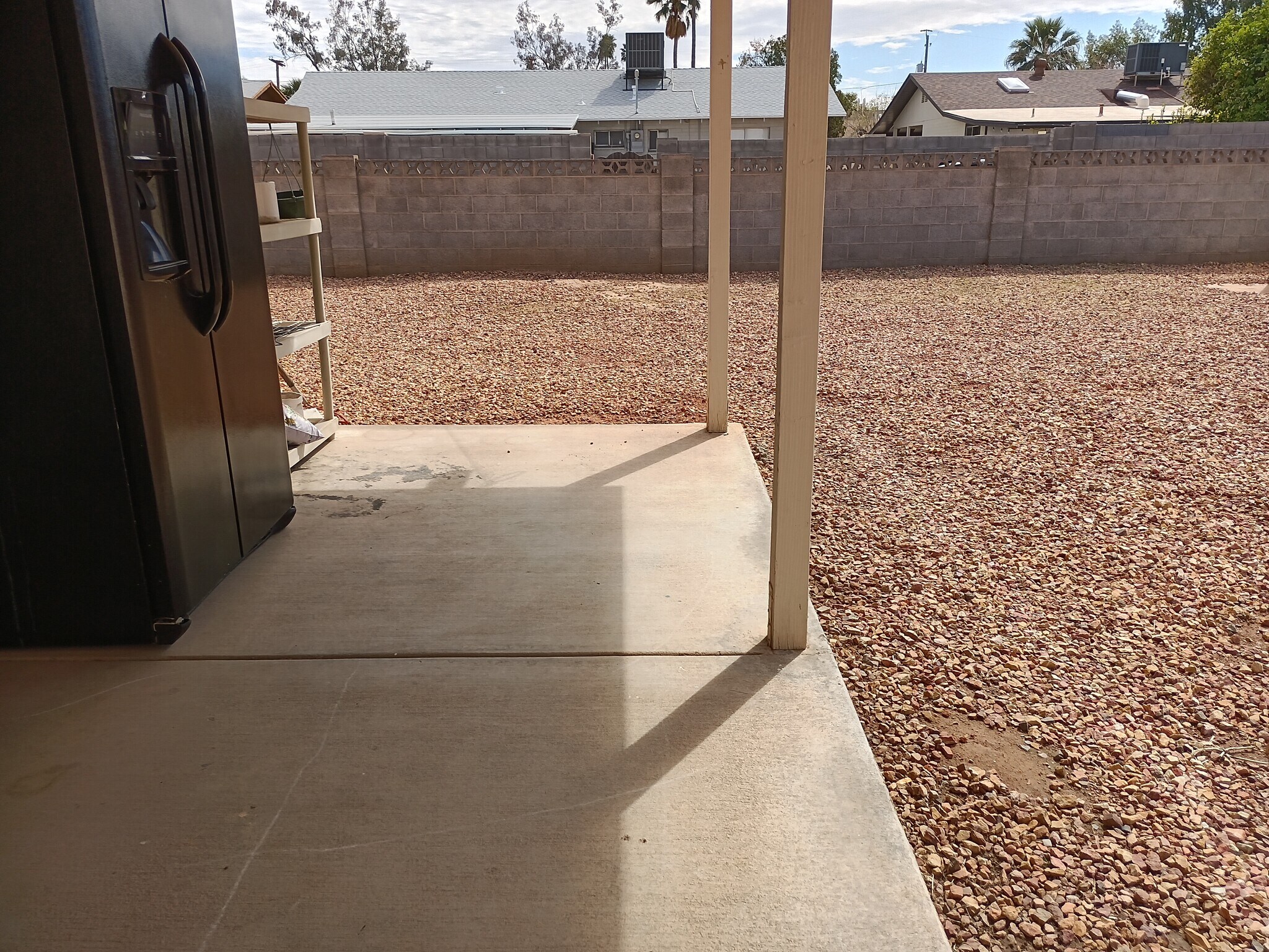 Block wall - 715 W 18th St