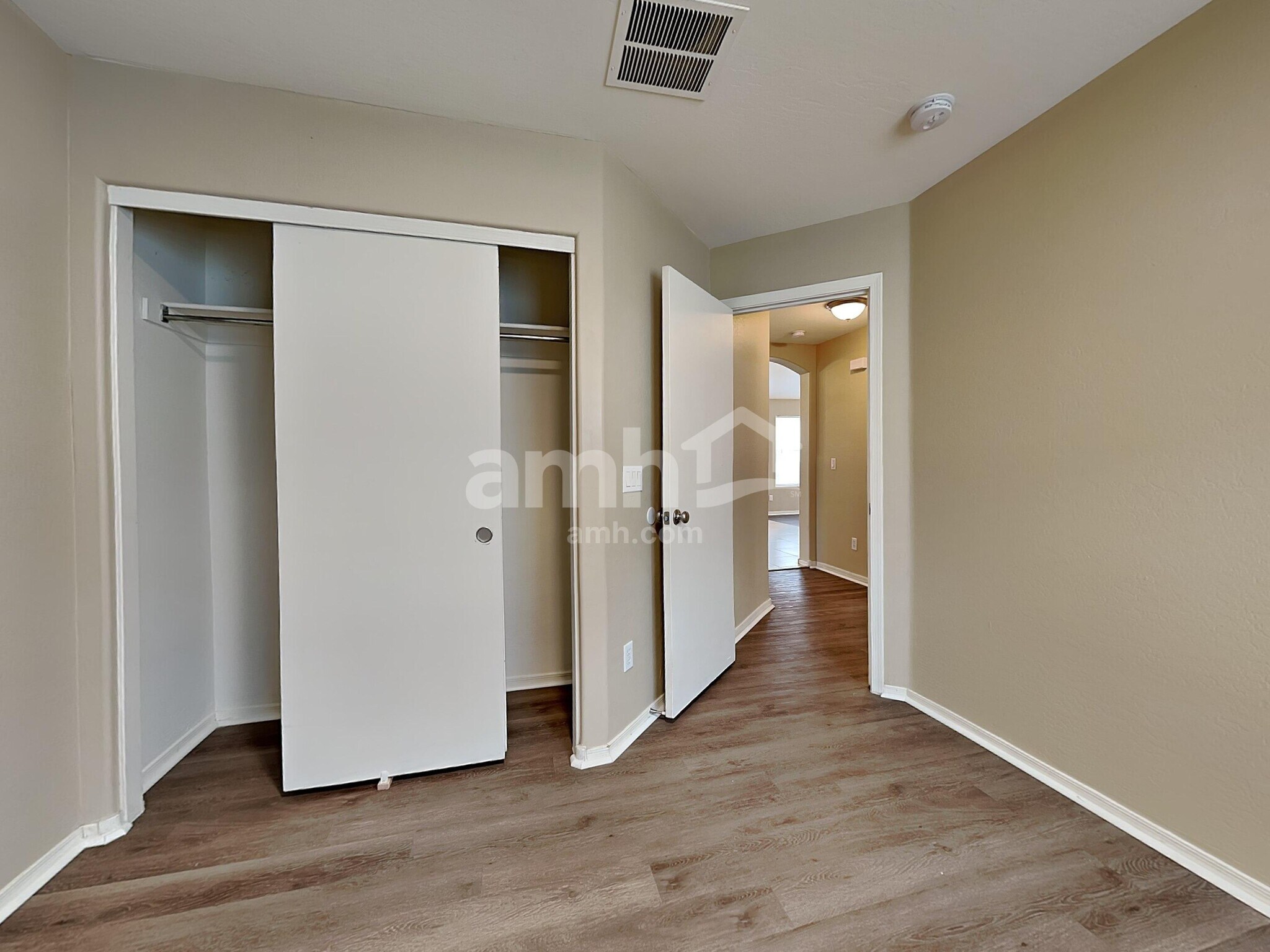 Building Photo - 45611 W Tulip Ln