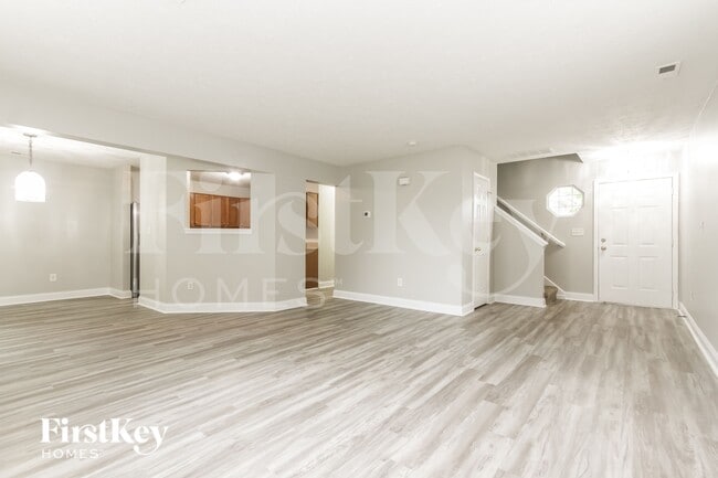 Building Photo - 10431 Wintergreen Way