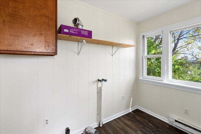 Building Photo - Three Bedroom Available Now In Radford