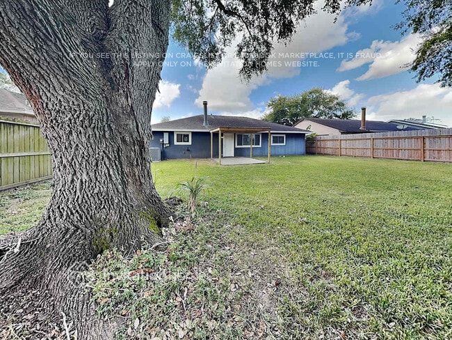 Building Photo - 2415 Pilgrims Bend Dr