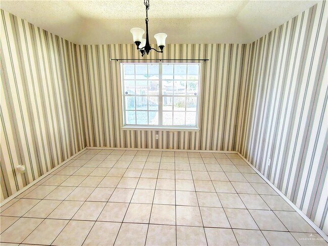 Building Photo - 17 Martin Ave