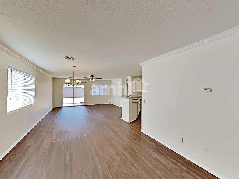 Building Photo - 4757 E Meadow Lark Way