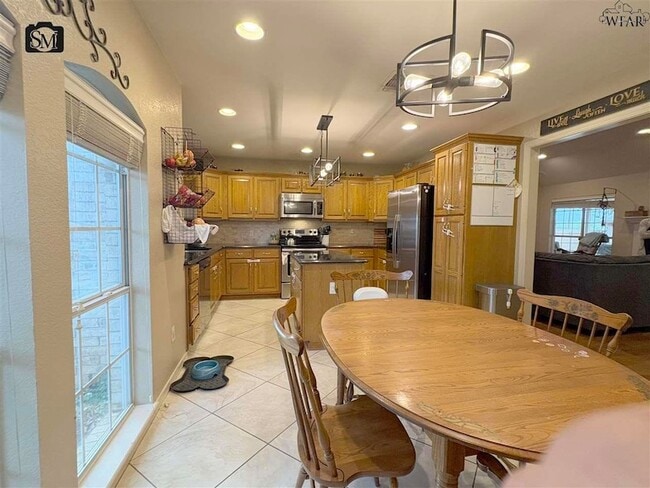 Building Photo - 4801 Shenandoah Dr