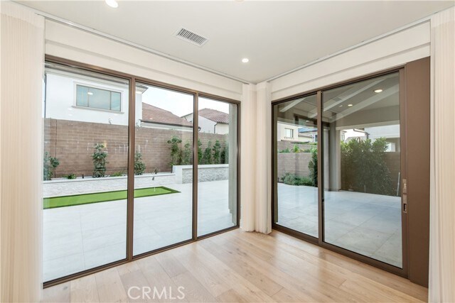 Building Photo - 114 Limone