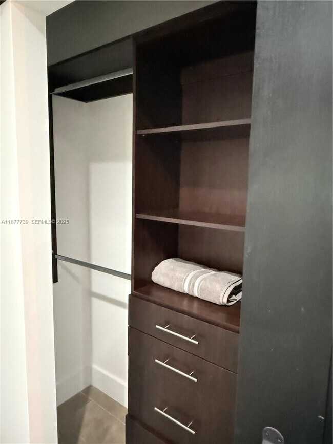 Building Photo - 3231 Salzedo St