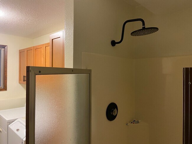 Building Photo - 15820 SE Harold Ave